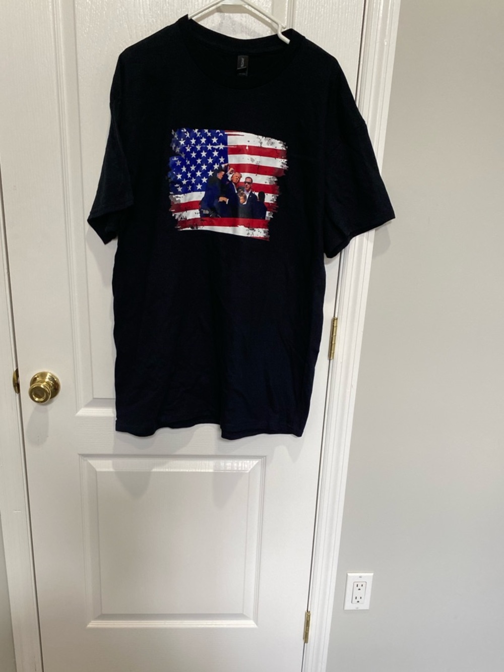 Gildan Black T-Shirt with American Flag Graphic